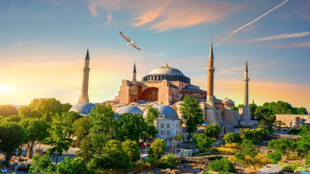 Enjoy a Magical Trip to Turkey with Dinar Tourism